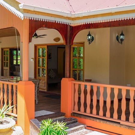 Casa De Leela Self Catering Guest House La Digue Exteriör bild