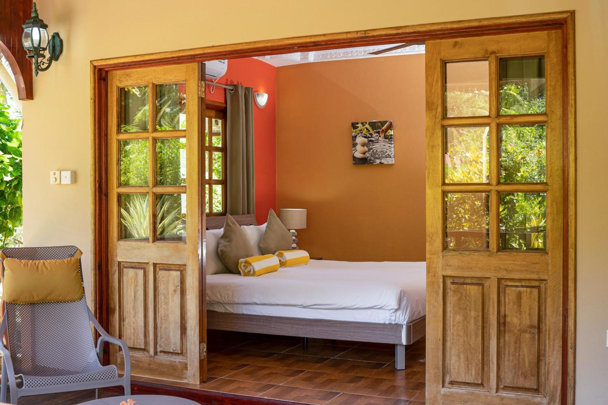 Casa De Leela Self Catering Guest House La Digue Exteriör bild